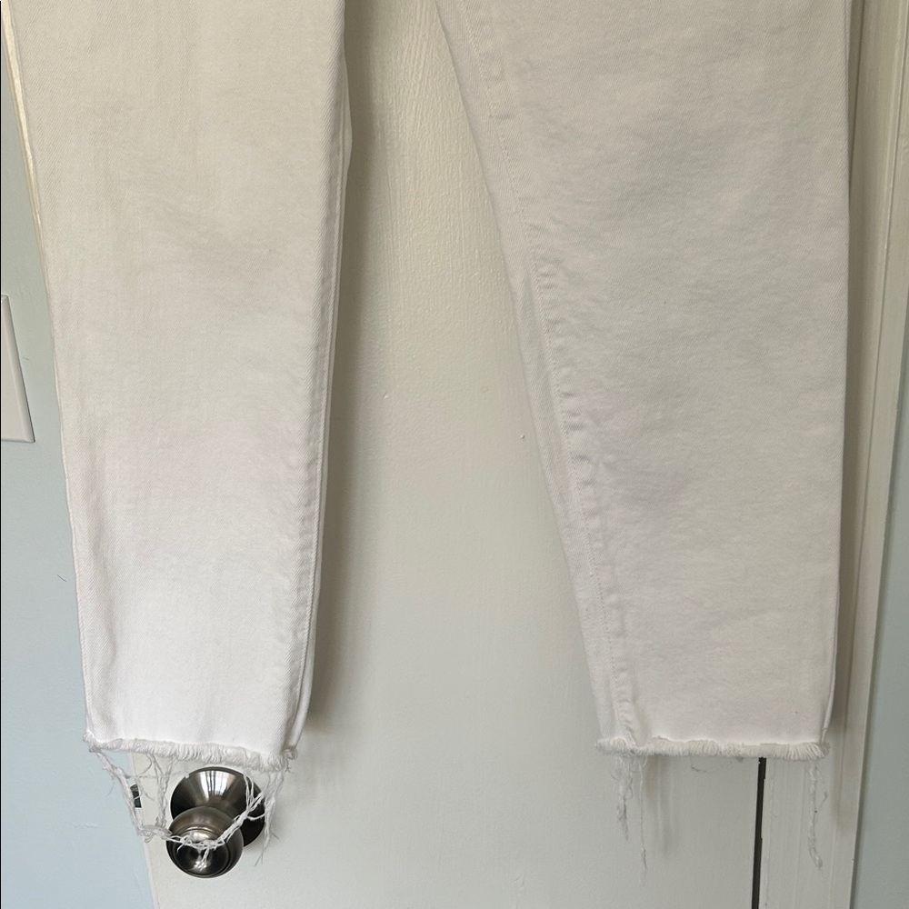 Old Navy Classic White Denim Jeans - Picture 3 of 4
